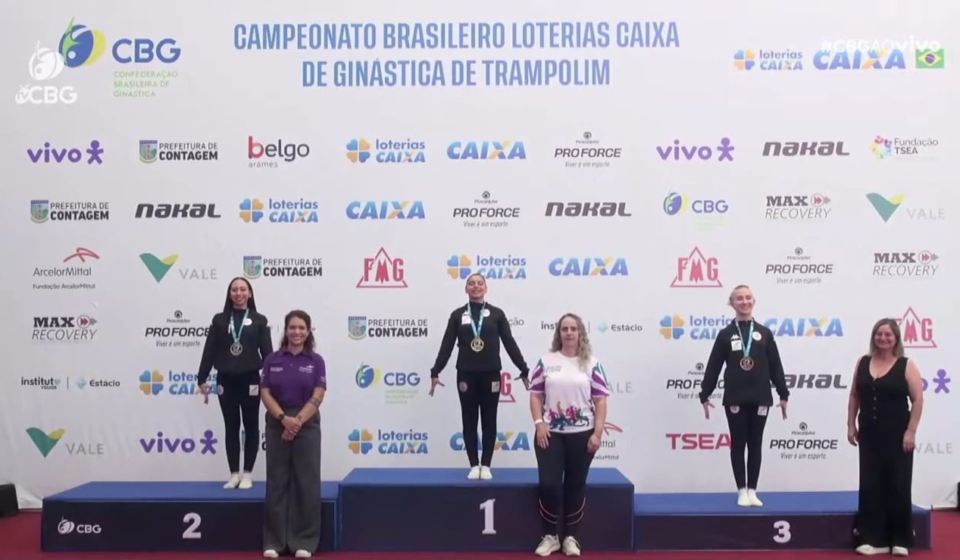 Giulia Tiemi Belcorso e Beatriz Madaschi de Araujo colocaram Osasco novamente em destaque na ginástica brasileira, com prata no Duplo Mini-Trampolim e bronze no Tumbling, respectivamente, durante competições realizadas em Contagem (MG).
