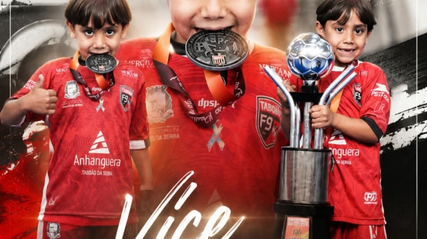 Gabriel Madaschi, o “Pimentinha”, de 6 anos, conquista a medalha de prata no Campeonato Paulista de Futsal Sub-07 – Série Ouro pela equipe do Instituto Taboão F9. Crédito: Divulgação