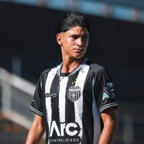 Carlos Eduardo Bento Paro, de 14 anos, atua pelo União Agrícola Barbarense na categoria Sub-15 e busca novos passos em sua trajetória no futebol de base.

Crédito: Portais
