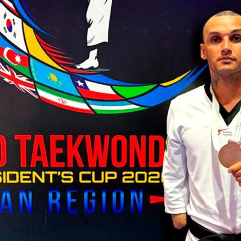 Paratleta osasquense Claro Lopes conquista a medalha de bronze no President’s Cup Asia de Taekwondo, no Paquistão, e soma 30 pontos no ranking mundial visando a classificação para os Jogos Paralímpicos de Los Angeles 2028.

Crédito: Divulgação 