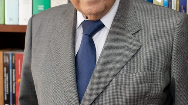 Professor Ives Gandra da Silva Martins, autor do artigo “O avanço da IA e os limites da humanidade”, que analisa os impactos sociais, éticos e jurídicos do avanço da inteligência artificial.
Crédito da foto: Andreia Tarelow.