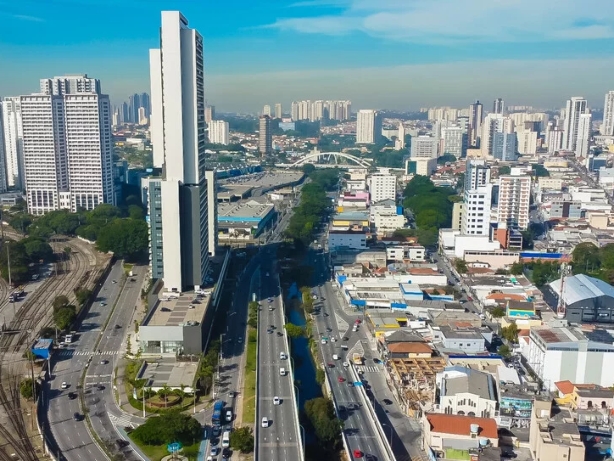 Osasco institui o Comitê Técnico-Científico de Mudanças Climáticas e apresenta estudo inédito que servirá de base para o primeiro Plano de Ação Climática do município, fortalecendo políticas públicas voltadas à sustentabilidade e à resiliência urbana.

Crédito: Divulgação