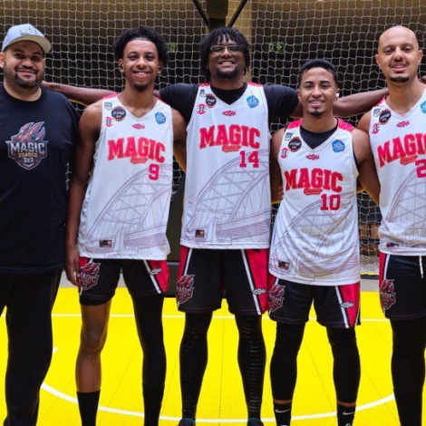 Equipes do Magic Osasco durante as competições de basquete 3×3 realizadas no fim de semana, que renderam três pódios e um título invicto para Osasco.

Crédito: Divulgação
