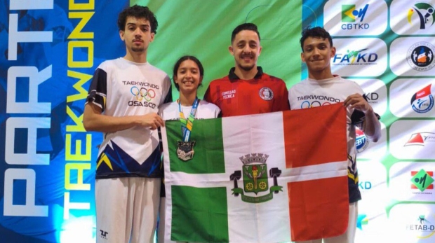Atletas da delegação de Osasco durante participação no Supercampeonato Brasileiro de Taekwondo, realizado em Brasília, onde o município conquistou três medalhas.
Crédito: Divulgação