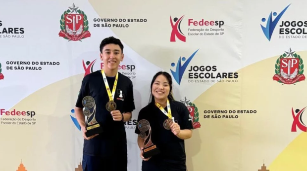 Talento, estratégia e concentração! Os enxadristas de Osasco fizeram bonito nos Jogos Escolares do Estado de São Paulo, com três medalhas e destaque para Pedro Yuki, campeão invicto da categoria sub-14

Crédito: Divulgação