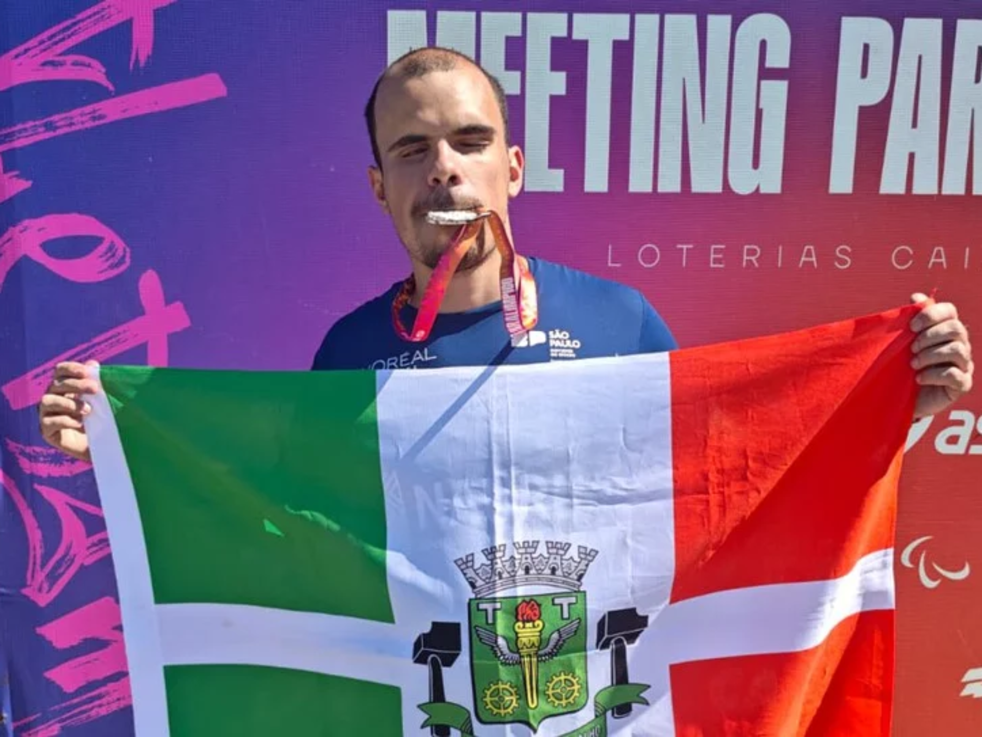 O paratleta Gabriel Antônio Guimarães representou Osasco no Meeting Paralímpico do Rio de Janeiro e conquistou a medalha de prata nos 400 metros, levando o nome do município ao pódio em uma das principais competições do calendário nacional.

Crédito: Divulgação