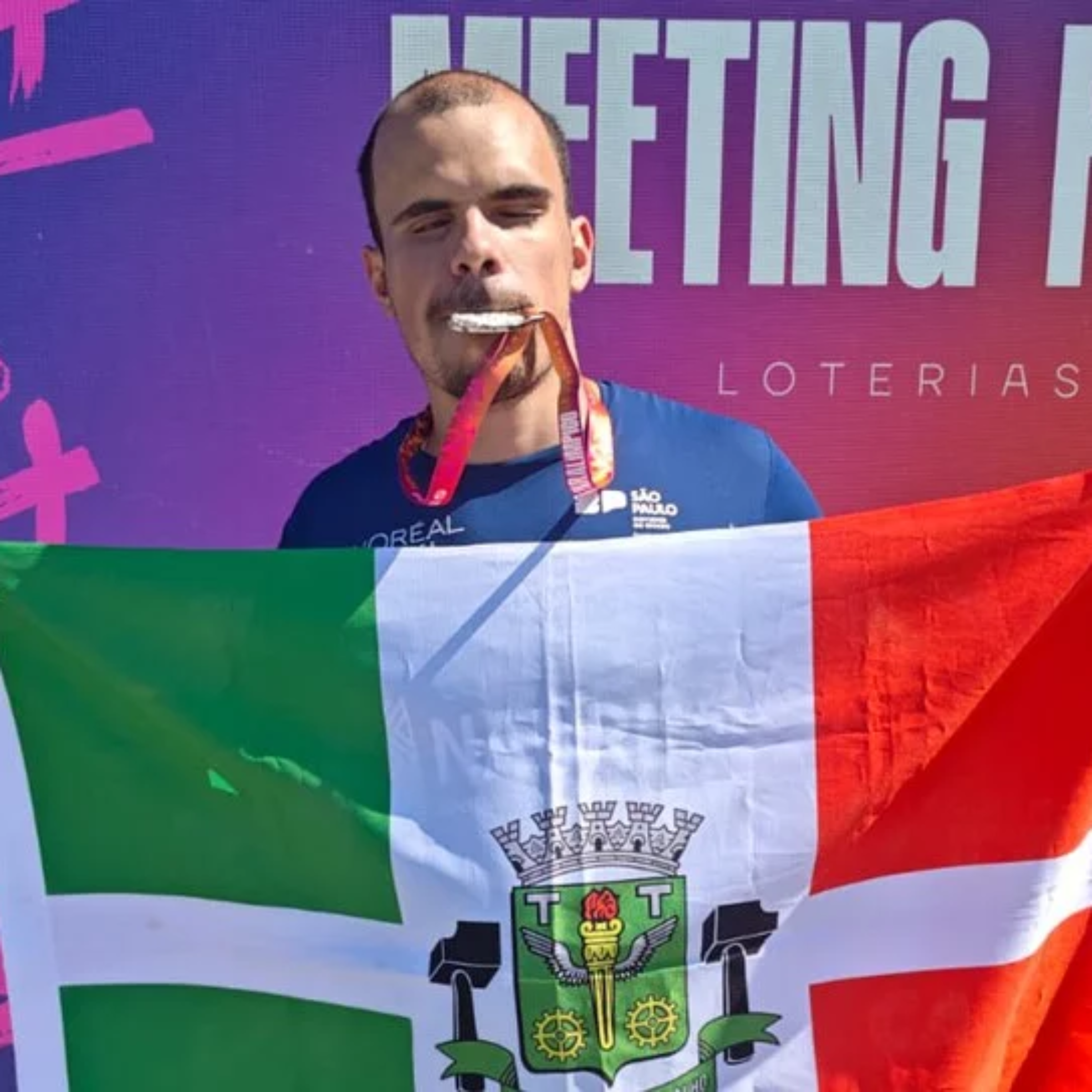 O paratleta Gabriel Antônio Guimarães representou Osasco no Meeting Paralímpico do Rio de Janeiro e conquistou a medalha de prata nos 400 metros, levando o nome do município ao pódio em uma das principais competições do calendário nacional.

Crédito: Divulgação