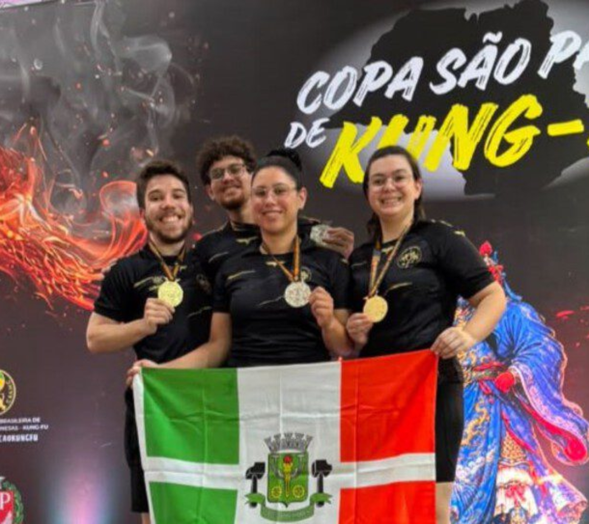 Atletas de Osasco conquistaram quatro medalhas na Copa São Paulo de Kung Fu, realizada no Ginásio do Ibirapuera, na capital paulista.

Crédito: Divulgação