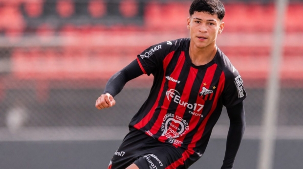Luís Miguel Bento Paro, de 14 anos, integra o Sub-15 do Ituano FC e segue sua trajetória de formação no futebol após experiências em diferentes clubes e competições de base.

Crédito: Divulgação