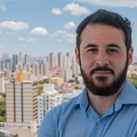 Prefeito de Guarulhos, Lucas Sanches, participa de encontro político nesta quinta-feira (3), em Ibiúna, ao lado de lideranças e representantes políticos da região. Crédito: Lucas Di Mário
