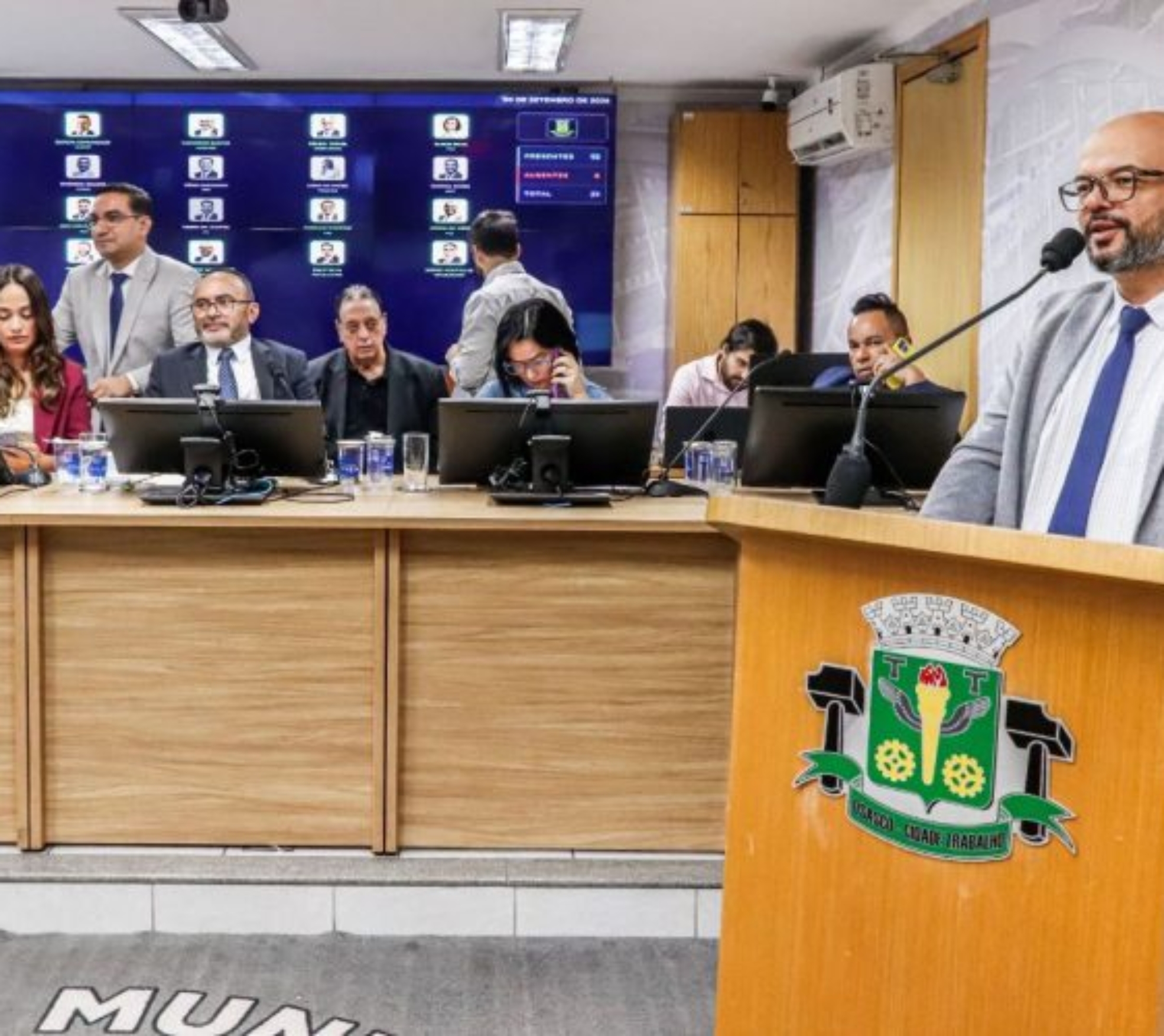 Vereadores de Osasco durante a 47ª Sessão Ordinária da Câmara Municipal, realizada nesta quinta-feira (3), com debates sobre saúde pública, bem-estar animal e melhorias na cidade. Crédito: Câmara De Osasco.