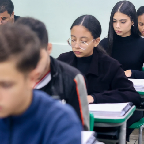 Todos os estudantes das três séries do Ensino Médio da rede estadual paulista estão inscritos automaticamente. Foto: Governo de SP