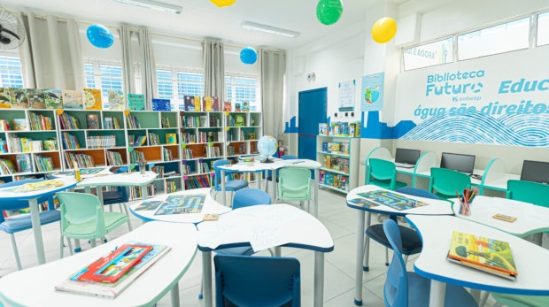 Escola do Futuro Padre Geraldo McCluskey, em Amador Bueno, recebe a Biblioteca Futuro, com 1,2 mil livros, kits de robótica e notebooks para beneficiar 995 estudantes.

Crédito: Prefeitura De Itapevi 