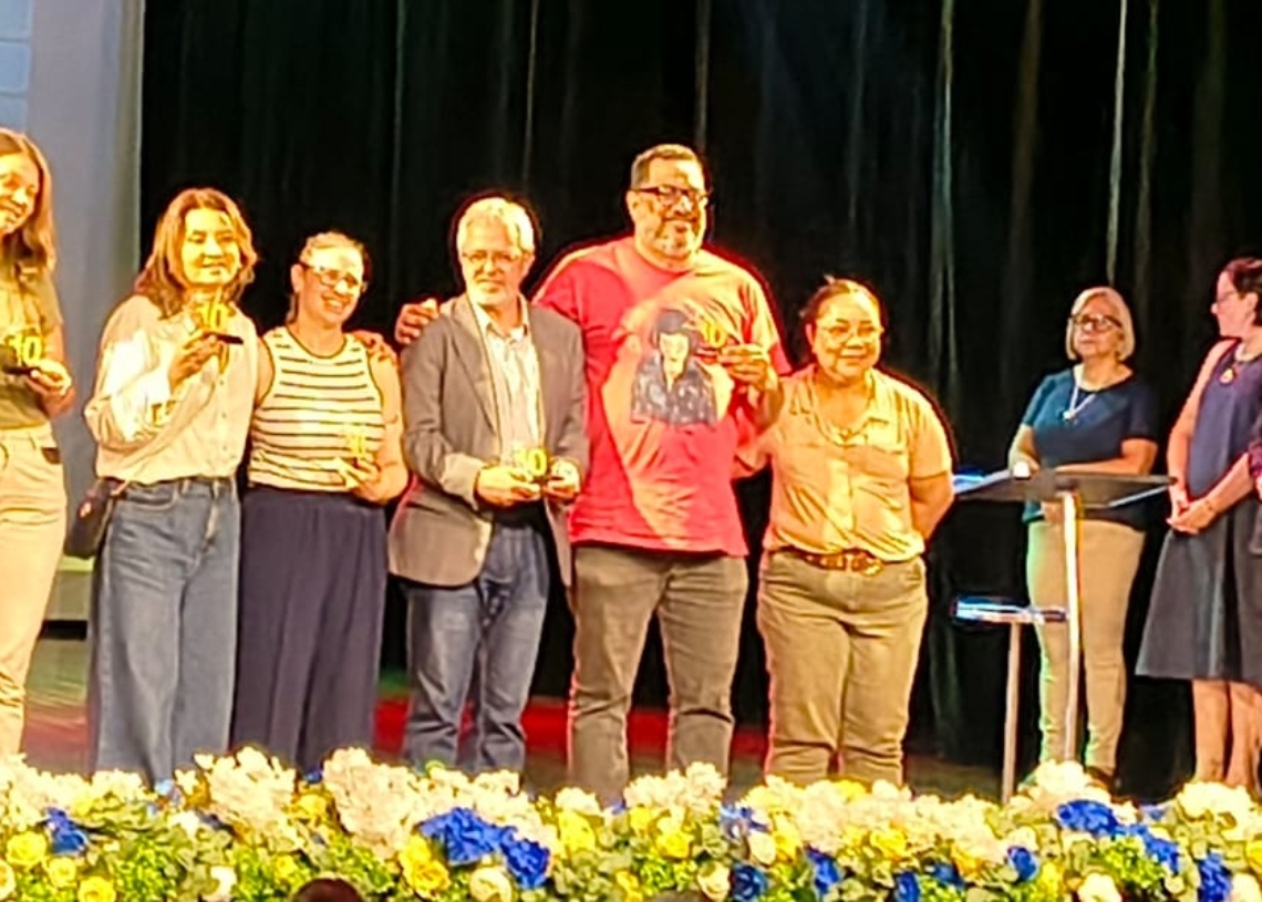 Professores da Escola Estadual Walter Negrelli, de Osasco, durante a cerimônia de premiação “Professor Nota 10”, realizada no Teatro Aspro, em 30 de setembro.