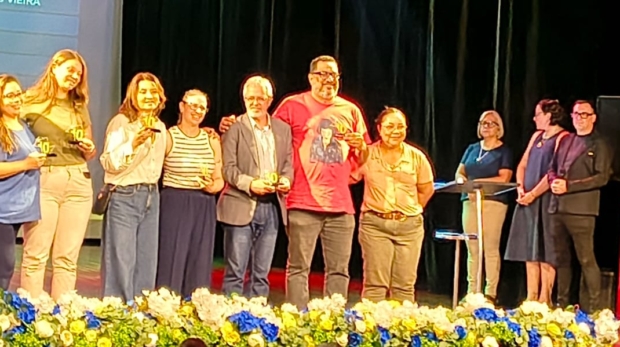 Professores da Escola Estadual Walter Negrelli, de Osasco, durante a cerimônia de premiação “Professor Nota 10”, realizada no Teatro Aspro, em 30 de setembro.