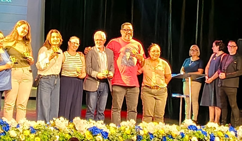Professores da Escola Estadual Walter Negrelli, de Osasco, durante a cerimônia de premiação “Professor Nota 10”, realizada no Teatro Aspro, em 30 de setembro.