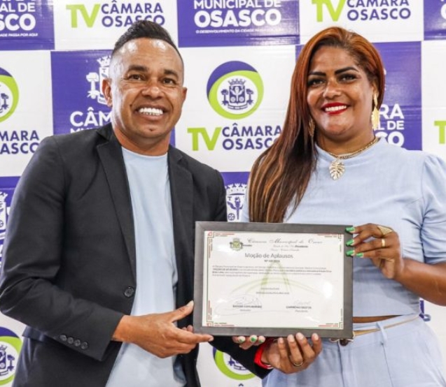 O vereador Batista Comunidade (Avante) homenageia a educadora Kleuta Silva Brito Lima por sua trajetória de dedicação ao serviço público e pelo trabalho humanizado desenvolvido em benefício da população de Osasco.
Créditos das Fotos: Ricardo Migliorini