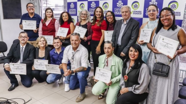 Vereadores da Câmara Municipal de Osasco homenagearam os profissionais da educação durante a 58ª Sessão Ordinária, em reconhecimento à contribuição dos professores para o desenvolvimento da cidade.
Ct
