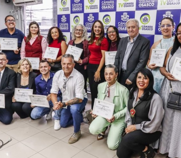 Vereadores da Câmara Municipal de Osasco homenagearam os profissionais da educação durante a 58ª Sessão Ordinária, em reconhecimento à contribuição dos professores para o desenvolvimento da cidade.
Ct