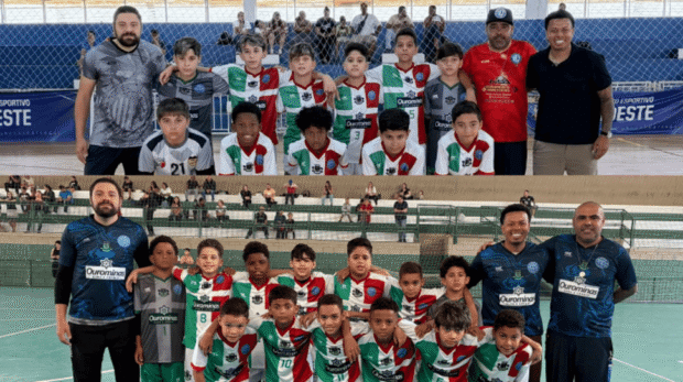 Elenco de futsal de Osasco em momento de concentração e aquecimento antes de partida oficial; equipes sub-10, sub-12 e de servidores garantiram classificação para as finais do 3º Circuito Esportivo Cioeste, que serão realizadas no Ginásio Tancredo Neves, em Carapicuíba. (Foto: Arquivo / PMO)